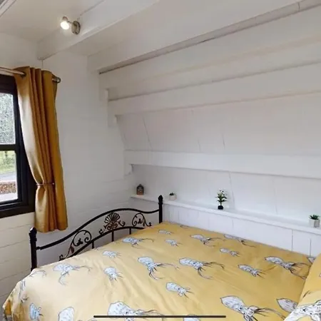 Ac/Dc Glamping Villa New Aberdour Exterior photo