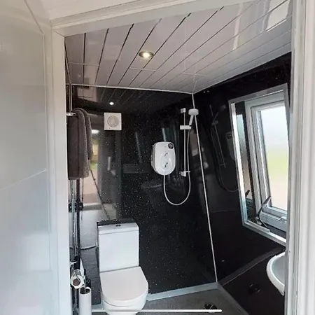 Ac/Dc Glamping Villa New Aberdour Exterior photo