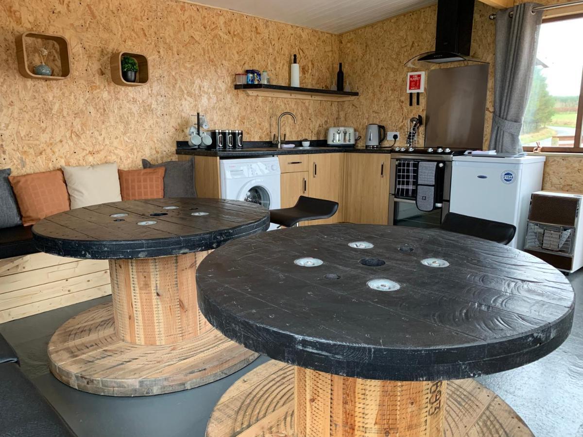 Ac/dc Glamping Lodge