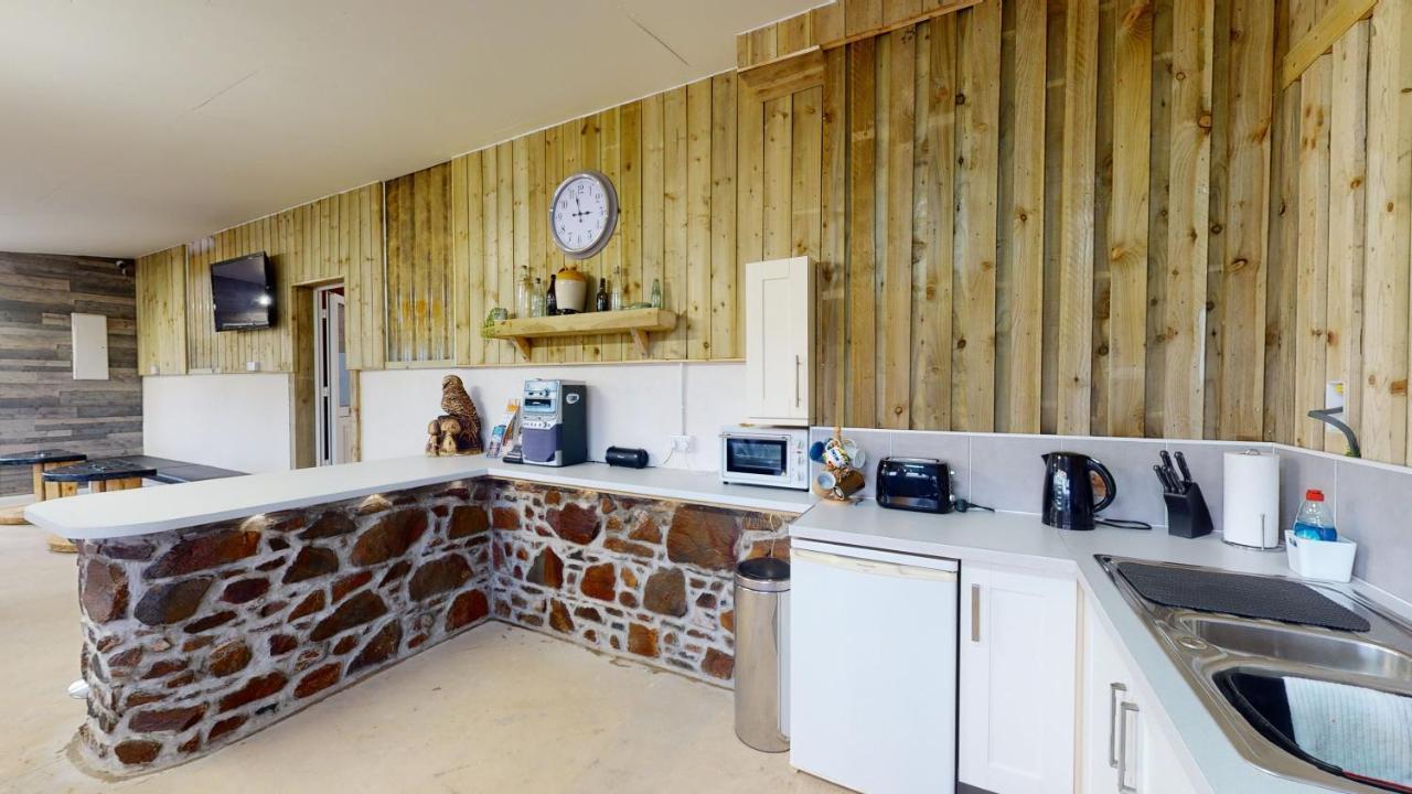 Ac/dc Glamping Lodge *