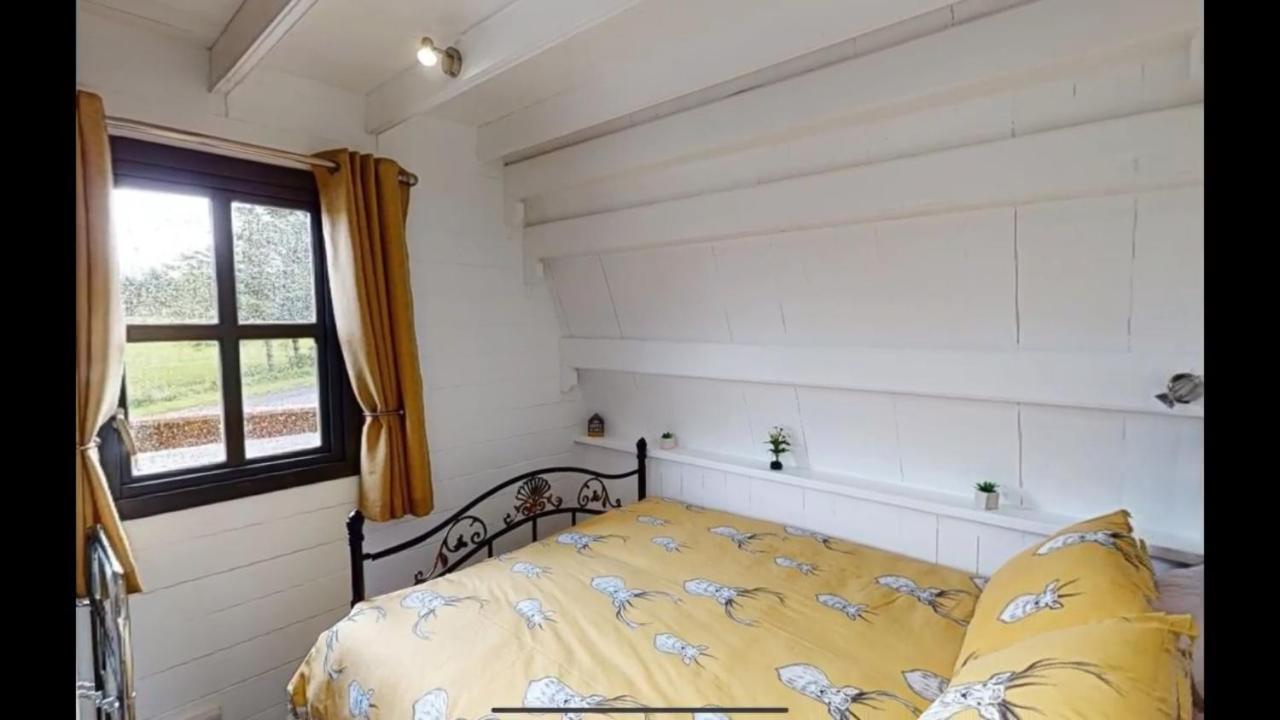 Ac/dc Glamping Lodge *